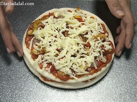 Double Layered Cheese Veggie Crunch Pizza Recipe