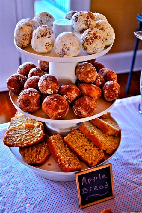 I would love to throw her a small baby shower with the ladies at work (she will be returning to us after the birth). Brunch style baby shower. Doughnuts & Apple bread | Baby ...