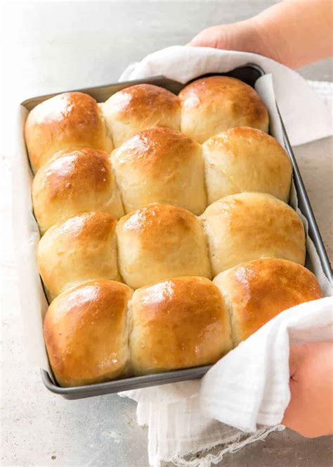 Quick And Easy Homemade Rolls Without Yeast