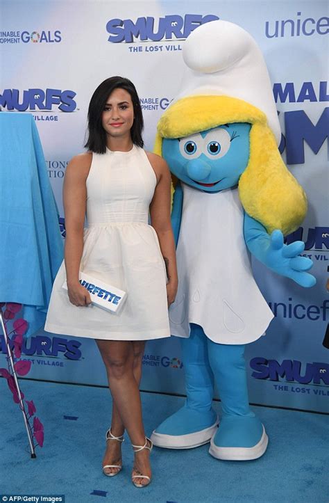 Demi Lovato Speaks At To The Un With Smurf Co Stars In Ny Daily Mail