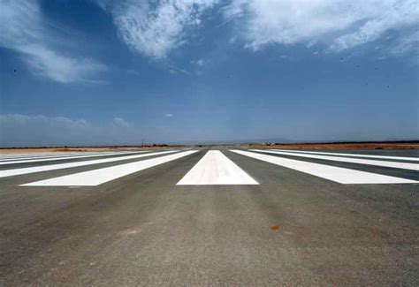New 4km runway planned for Sharjah airport - Projects And Tenders ...