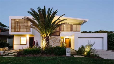 Australian Beachfront Home Encouraging Outdoor Living