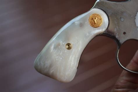 Colt D Frame Diamondback Detective Special Imitation Smooth Pearl Grips