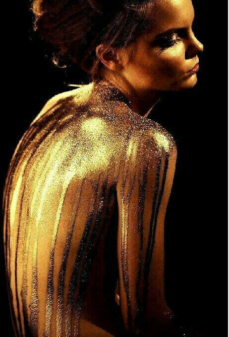 Pin By Haleema Sadia On Gold Art Body Art Photography Glitter