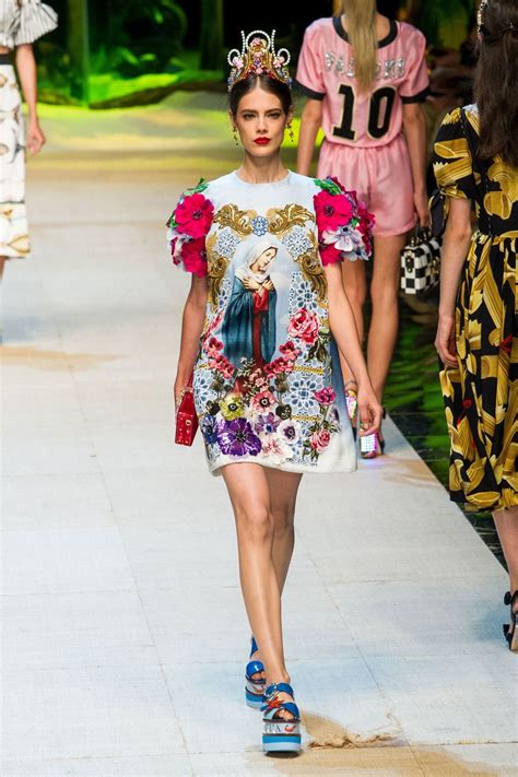 Dolce And Gabbana Spring 2017 Runway Pictures Fashion Dolce And