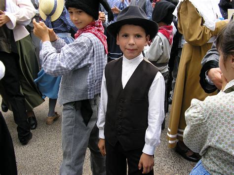 Simon yates gains time with victory at alpe di mera in. João Almeida, a história do português que pinta de rosa o ...