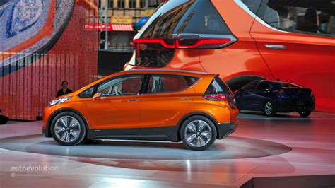 Chevrolet Bolt Concept Ev Looks Premium At 2015 Detroit Auto Show Live
