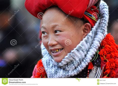 red-dao-ethnic-minority-woman-with-turban-in-sapa,-vietnam-editorial