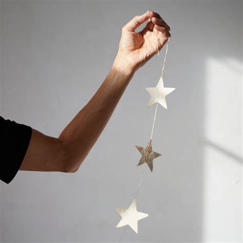 parvati lokta paper christmas star garland 110cm last one aura que