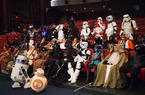 ‘star Wars Fans Pack Seattle Cinerama The Seattle Times
