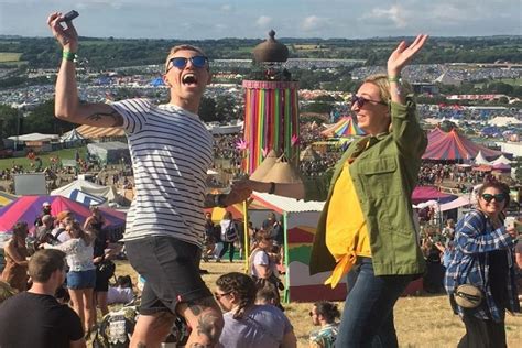 Couple Who Got Engaged At Glastonbury Will Marry At This Year S Festival