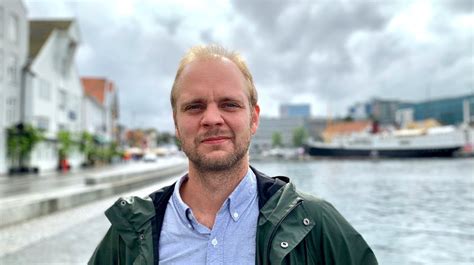 Mdgs lan marie berg risikerer nå å bli avsatt i forbindelse med milliardsprekken. Rødt, Mímir Kristjánsson | Rødt-politiker Mimir ...