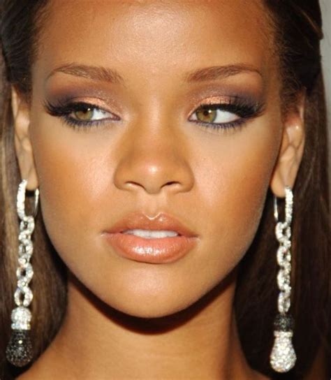Rihanna Make Up Rihanna Makeup Celebrity Makeup Makeup
