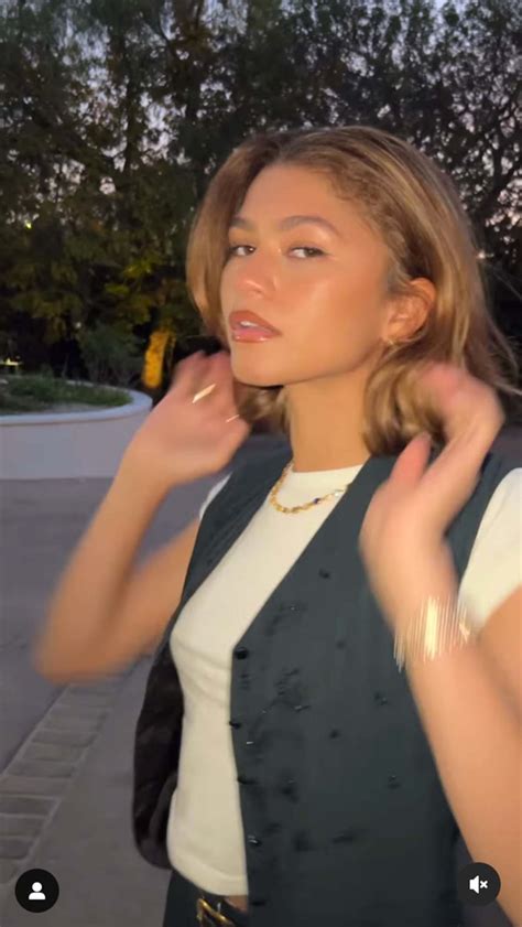 Zendaya Unveils The Cutest 90s Bob Watch The Video Us Weekly