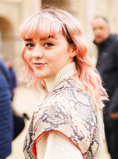 49 Maisie Williams Pink Hair Background Dista Gallery