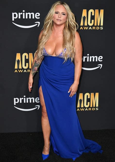 Miranda Lambert Flaunts Boobs In Bustier Blue Dress With Husband