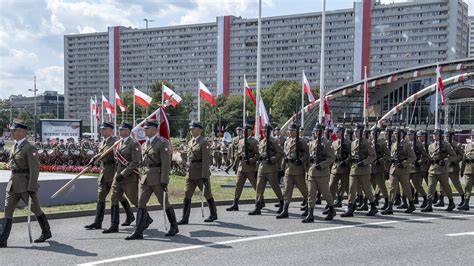 Wojsko polskie zwyciężyło bitwą, która zadecydowała o losach polski i o losach europy. 15 sierpnia 2020. Czy możemy odebrać dodatkowy dzień wolny ...