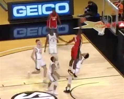 Minnesota's anthony edwards posterizes yuta watanabe. Future No. 1 pick Anthony Edwards ended Vanderbilt's ...