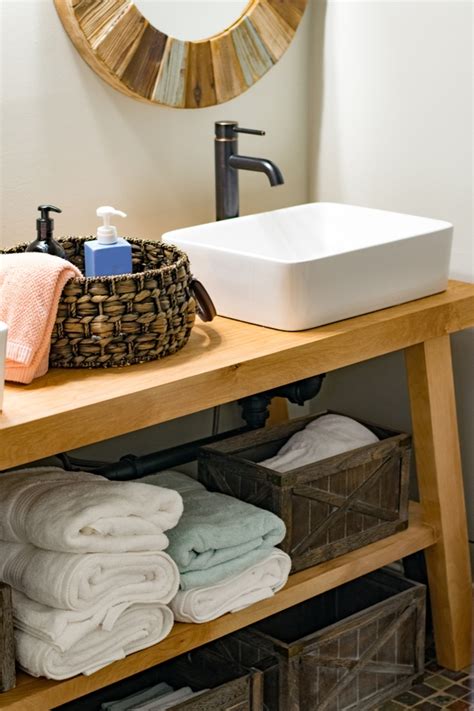 Also, install amazing bathroom wall organizers, wall hanging storage cabinets, and toilet paper roll holders out of pallets! DIY Pallet Projects: Bathroom Vanities Even Beginners Can Do