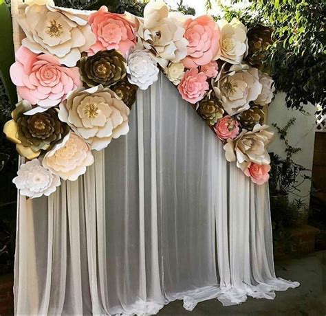 Tutorial for making a large scale, monochromatic, diy paper flower backdrop for an event or photo booth. Pin by Adrn on Wedding | Paper flower backdrop, Paper ...