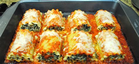 5) add chopped spinach to the pan with the mushrooms and heat through for 1 minute. Mushroom and Spinach Lasagna Roll-Ups - Recipe Treasure