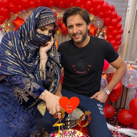 Shahid Afridi And His Wife Nadia Shahid Celebrating Their 20th Wedding Anniversary Pakistani