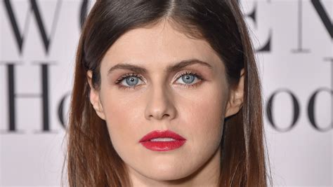 Alexandra Daddario Is Totally Taking Our Hearts With Her Marvellous And Wonderful Eyes Iwmbuzz