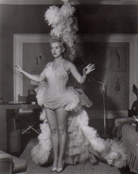 The Signs As Betty Grable Looks Betty Grable Old Hollywood Glam