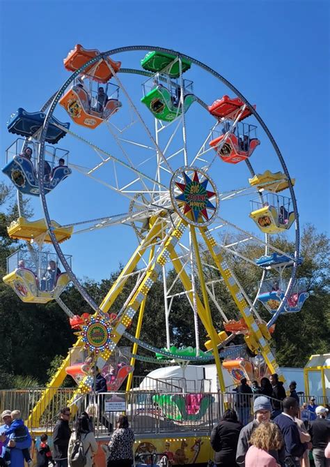Big Round Wheel Provides A 50 Ft Gondola Ferris Wheel Rentals