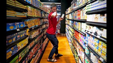 GROCERY STORE DANCING - YouTube