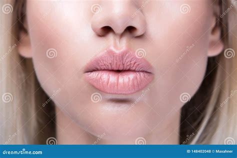 5 406 Close Up Kissing Stock Photos Free Royalty Free Stock Photos