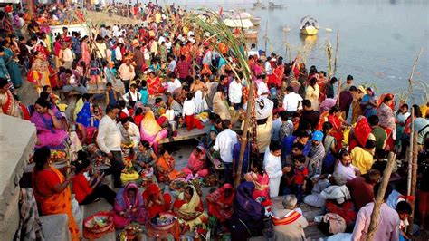Photo Gallery Devotees Offer Prayers On Chhath Puja News Zee News