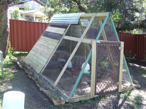 15 amazing chicken coop ideas ~ page 11 of 16 ~ bees and roses
