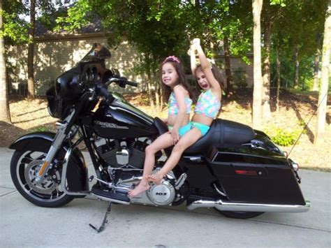 Street Glide Harley Babes Harley Davidson Forums