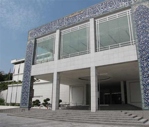 The islamic arts museum, is one of the finest museum in malaysia.it shows a lot of islamic artifacts which is exhibited in a beautiful building. Islamic Arts Museum Malaysia in Kuala Lumpur | Living in ...