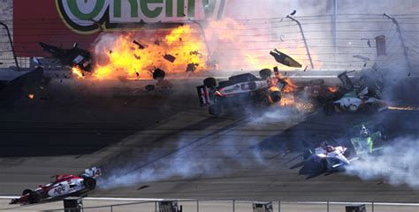 Wheldon Dies In Horrific Indycar Crash Sport Dawncom