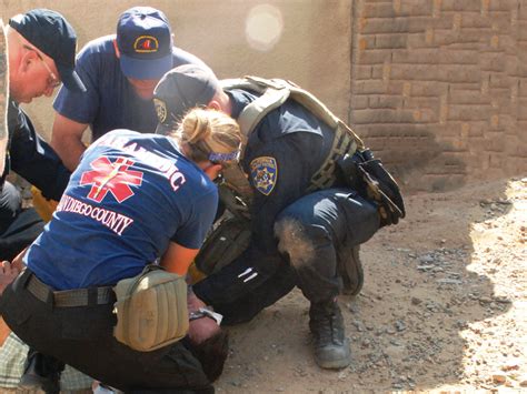 Treating Injured Police Officers Jems Ems Emergency Medical Services Training Paramedic