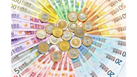 Real, euro, dólar y libra esterlina: a cuánto cotizan hoy lunes 27 de