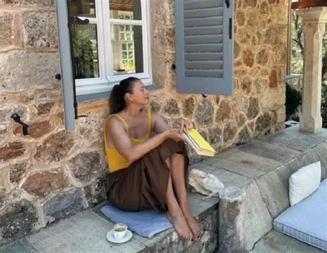 Watch Maria Sharapova Shows Off Her Holidays In Greece
