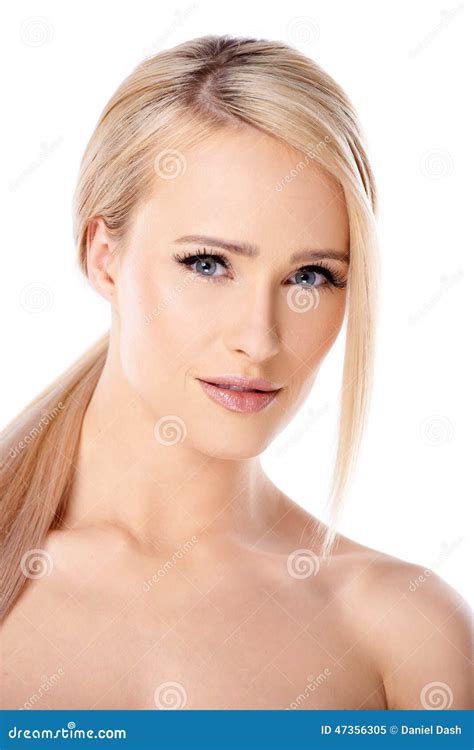 mujer rubia desnuda que mira la cámara imagen de archivo imagen de atractivo lindo 47356305