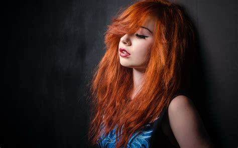 Masaüstü Kadınlar Kızıl Saçlı Model Portre Uzun Saç Kapalı