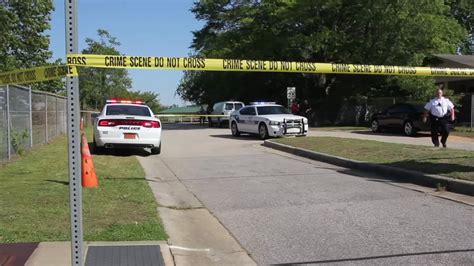 Woman Fatally Stabbed In Fayettevilles College Lakes Park Abc11
