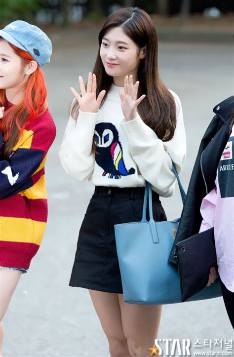 This outfit is the best blend of classic and chic! DIA Chaeyeon Airport Fashion | Official Korean Fashion