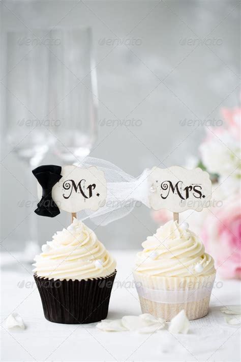 Bride And Groom Cupcakes Wedding Cupcake Toppers Wedding Cupcakes