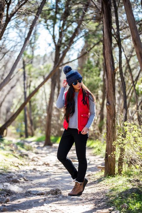 40 Outfits With Hats How To Wear A Hat With Ease And Style Cute Hiking Outfit Hiking Attire