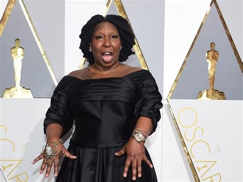 Whoopi Goldberg Or Oprah Winfrey Us Website Goofs Up On Oscar Night