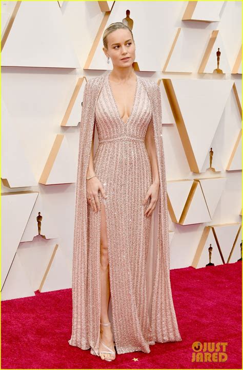 Brie Larson Shimmers In A Caped Dress At Oscars 2020 Photo 4433907