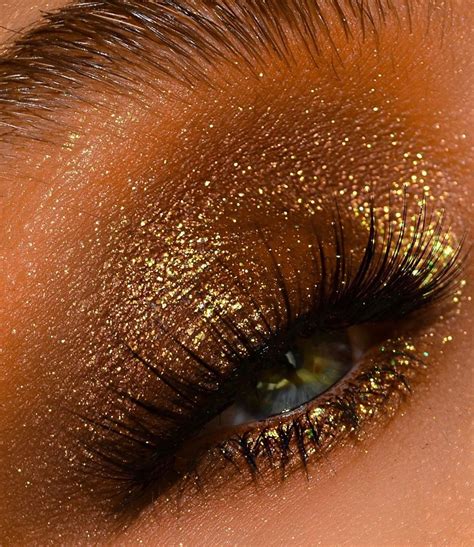 Updated 44 Glamorous Gold Eyeshadow Looks August 2020