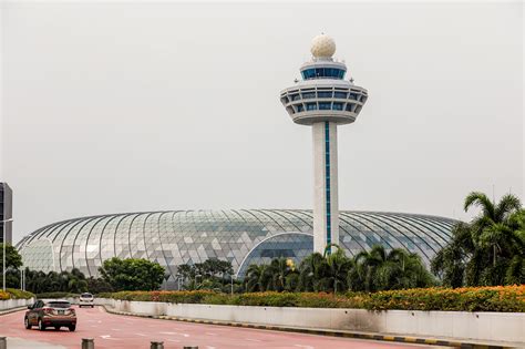 Klicken sie unten auf die links, um detaillierte informationen zu flughäfen in singapur anzuzeigen: Dschungel im Glashaus: Jewel Changi Flughafen in Singapur ...
