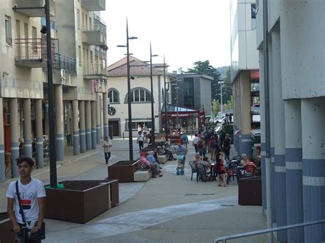 Oyonnax lies in a valley of the jura mountains in the far north of ain. Restaurant Cafe de France dans Oyonnax